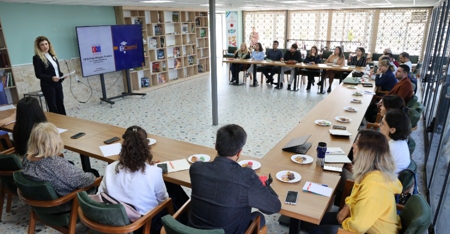 Üniversitemizde Avrupa Birliği Fonları ve Proje Döngüsü Yönetimi Eğitimi Düzenlendi
